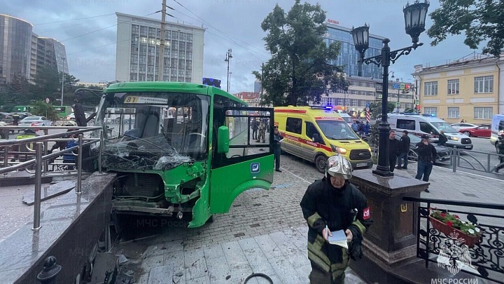 В Екатеринбурге возбудили дело против водителя после ДТП