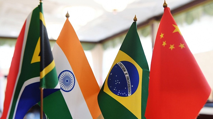 Россия заинтересована во взаимных с Индией инвестициях, заявил посол