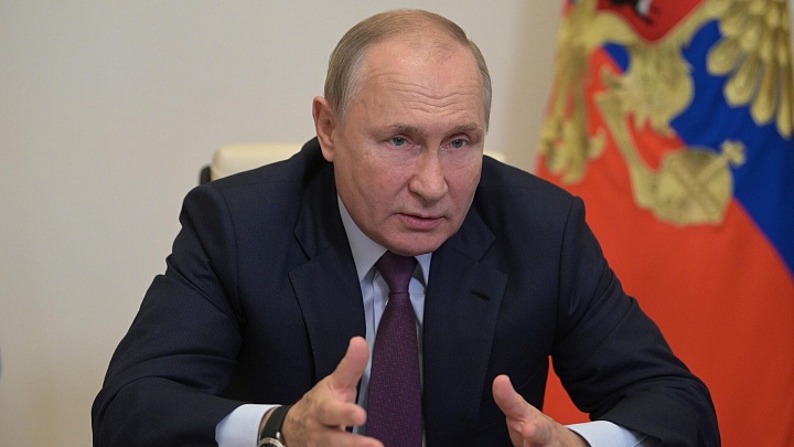 Песков сообщил, что во вторник Путин проведёт международный телефонный разговор