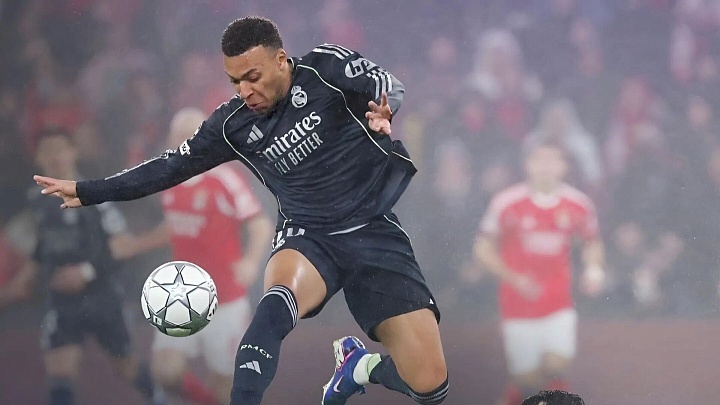 Мбаппе отказывается от операции на колене из-за чемпионата мира, пишут СМИ